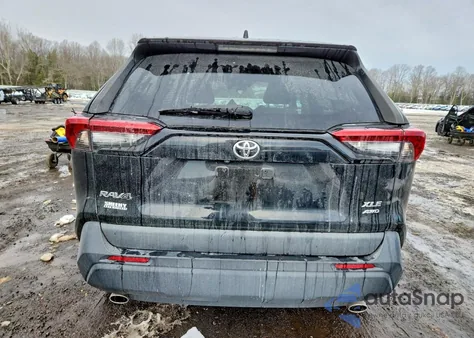2021 Toyota Rav4 Xle z USA, uszkodzony, nr VIN 2T3P1RFV1MW208201